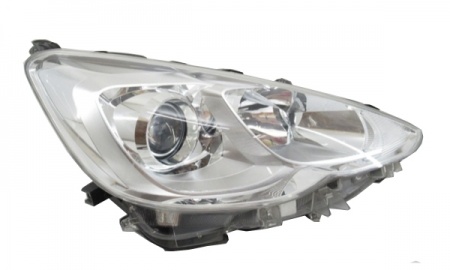 TOYOTA PRIUS C HEAD LAMP