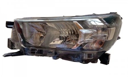 TOYOTA HILUX REVO 2021 HEAD LAMP