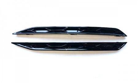AUDI Q3'16 Fog lamp grille stripe/Gloss black /S-LINE