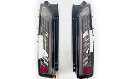 HIACE '05-'18 Tail Lamp white+smoke