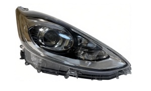 TOYOTA QAUA'18 HEAD LAMP WHITE